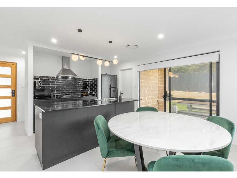 12 Diemen Court, Heathridge WA 6027