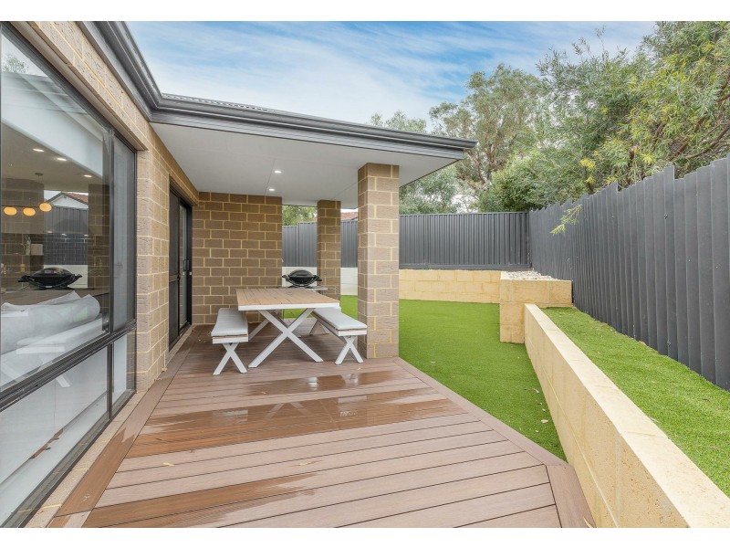 12 Diemen Court, Heathridge WA 6027