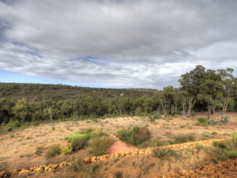 72 Flindersia Avenue, Brigadoon WA 6069