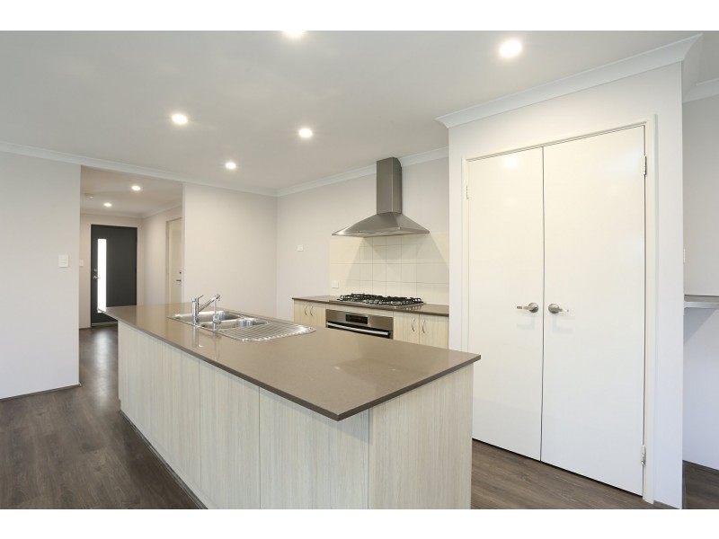 2 Mayali Bend, Banksia Grove WA 6031