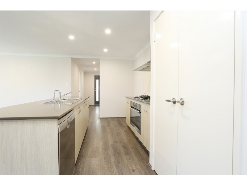 2 Mayali Bend, Banksia Grove WA 6031