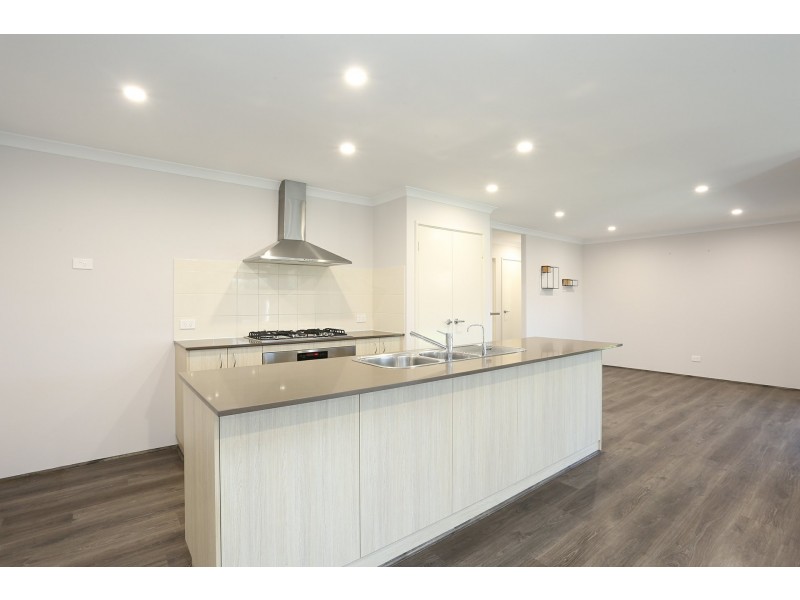 2 Mayali Bend, Banksia Grove WA 6031