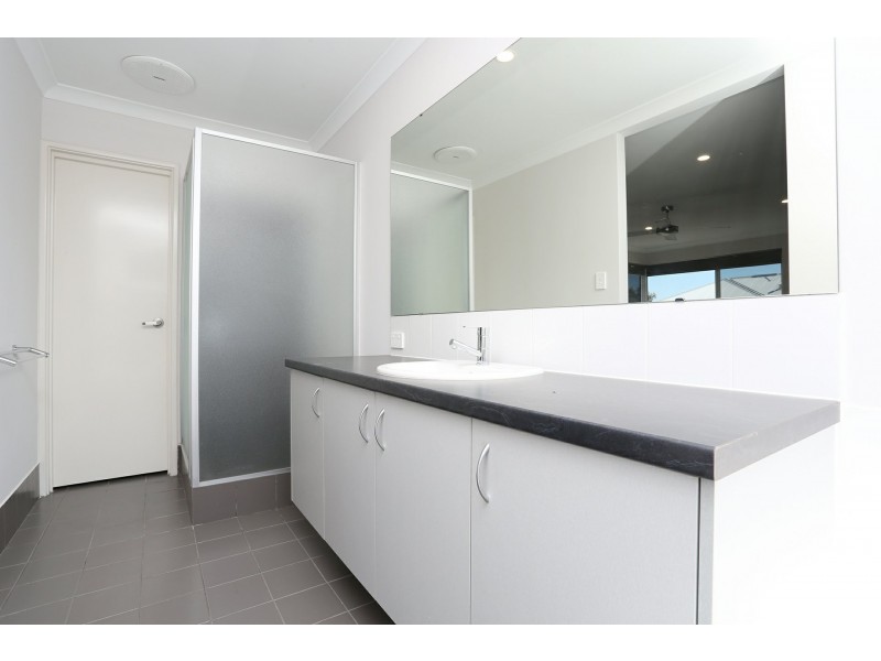 2 Mayali Bend, Banksia Grove WA 6031