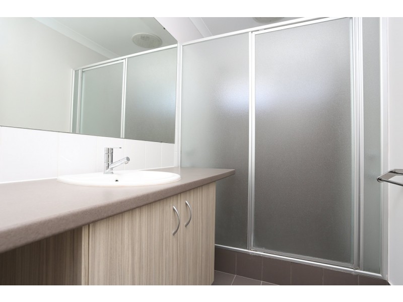 2 Mayali Bend, Banksia Grove WA 6031