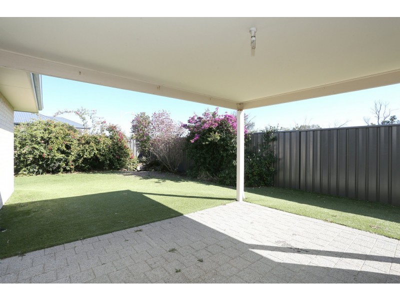 2 Mayali Bend, Banksia Grove WA 6031