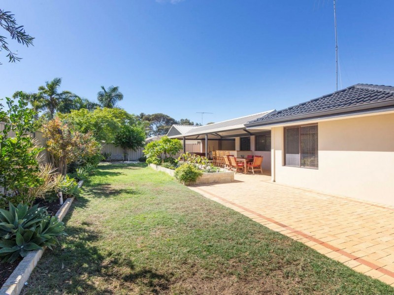 6 Carnoustie Court, Yanchep WA 6035