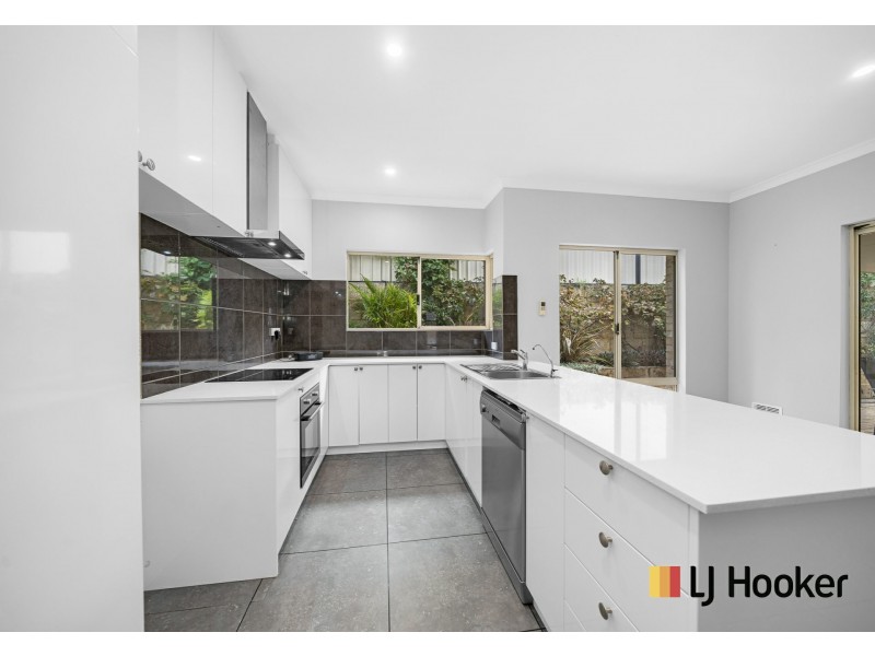 12 Longleaf Drive, Clarkson WA 6030