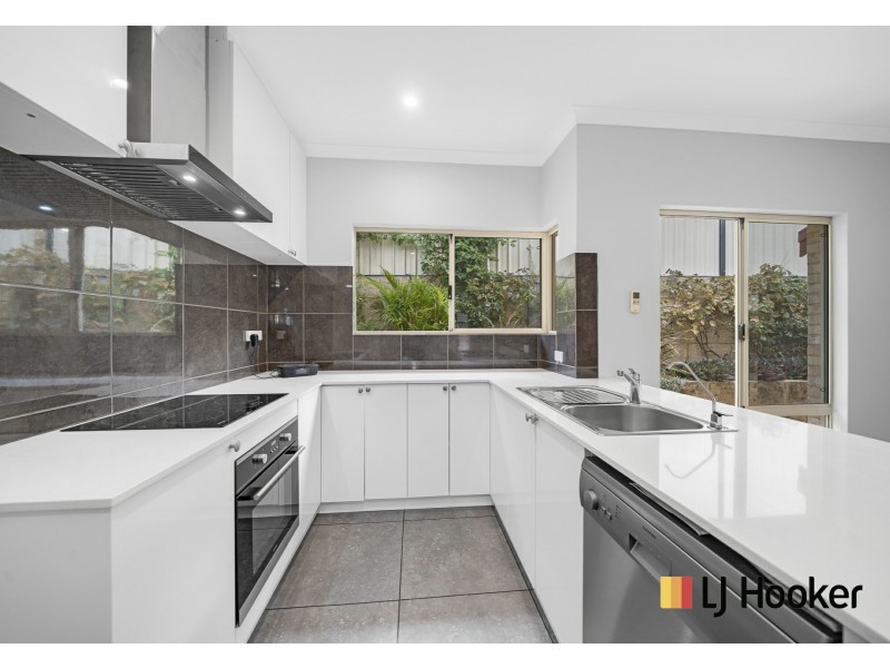 12 Longleaf Drive, Clarkson WA 6030