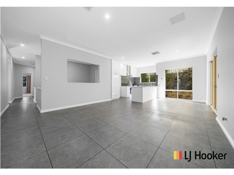 12 Longleaf Drive, Clarkson WA 6030