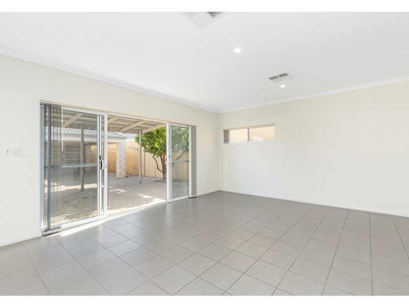 215 Camborne Parkway, Butler WA 6036