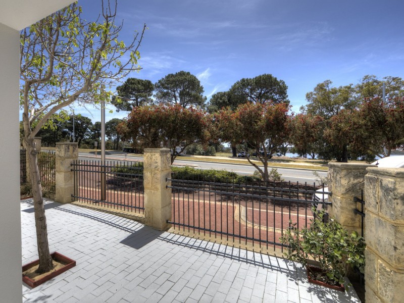 493 Lakeside Drive, Joondalup WA 6027