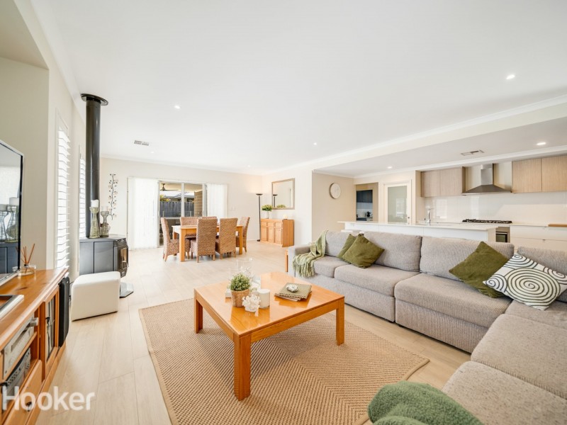 19 Badminton Cross, The Vines WA 6069