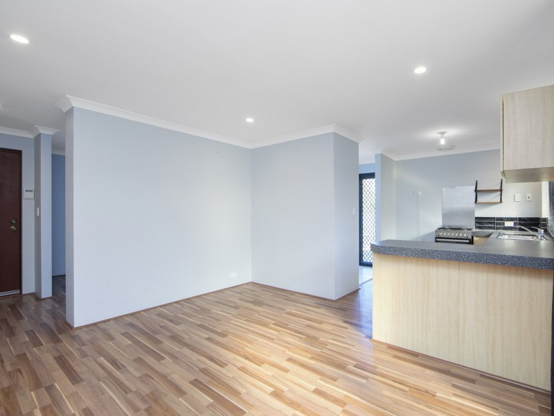 25 Kurrajong Boulevard, Banksia Grove WA 6031