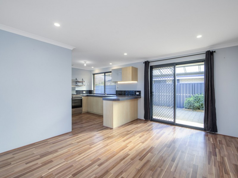 25 Kurrajong Boulevard, Banksia Grove WA 6031