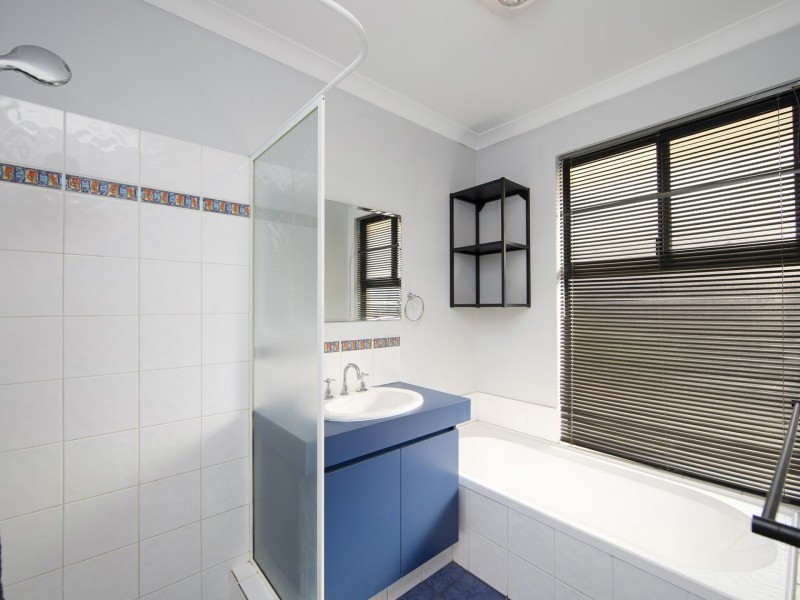 25 Kurrajong Boulevard, Banksia Grove WA 6031