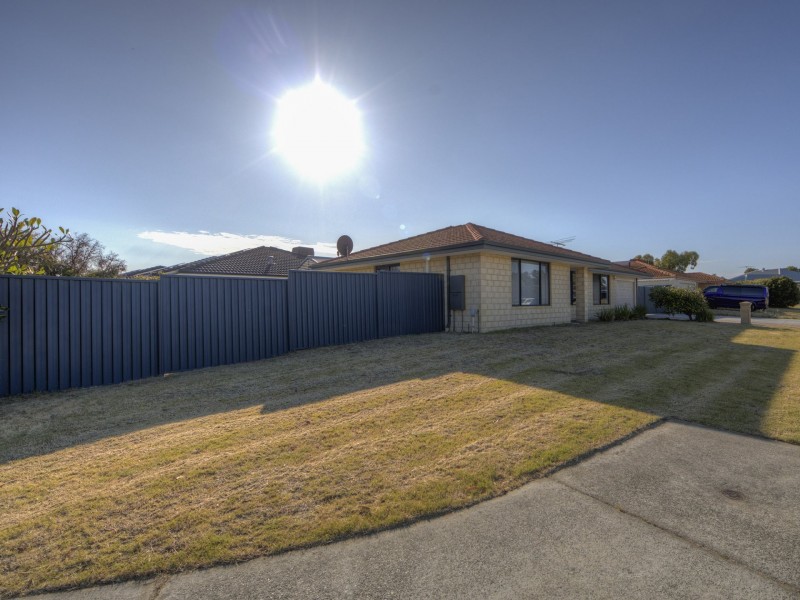 25 Kurrajong Boulevard, Banksia Grove WA 6031