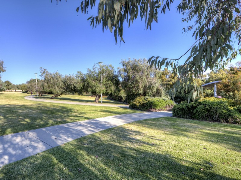 25 Kurrajong Boulevard, Banksia Grove WA 6031