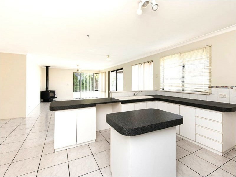 17 Cyane Way, Currambine WA 6028