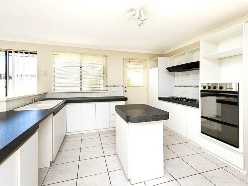 17 Cyane Way, Currambine WA 6028