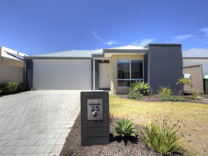25 Broadgate Boulevard, Yanchep WA 6035
