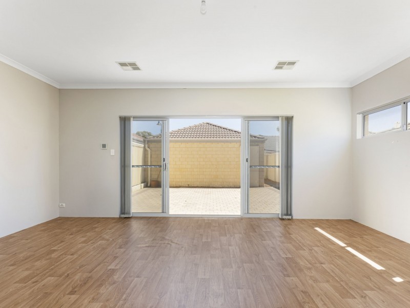 53 Kerkeri Heights, Lakelands WA 6180