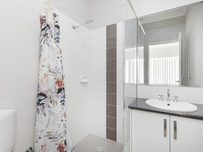 53 Kerkeri Heights, Lakelands WA 6180