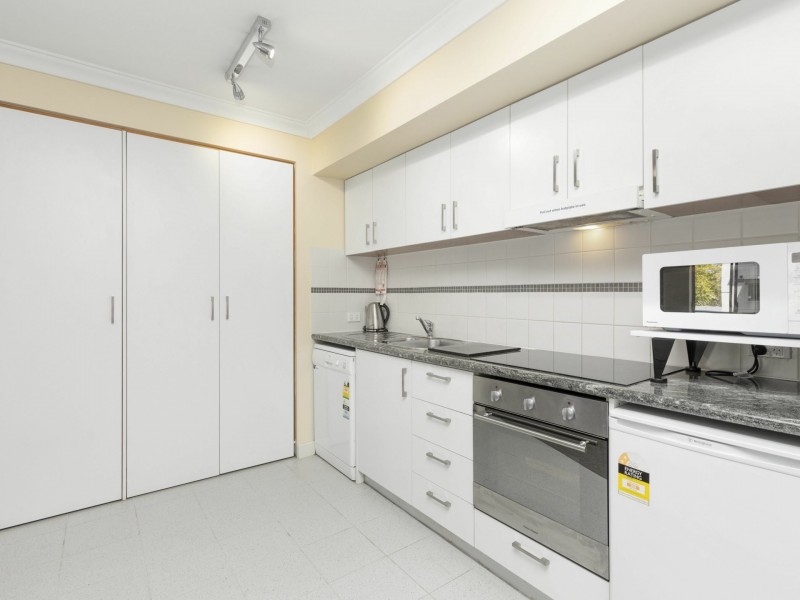 211/112 Mounts Bay Road, Perth WA 6000