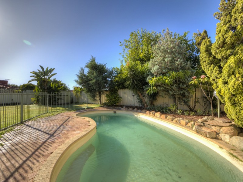 93 Clipper Drive, Ballajura WA 6066