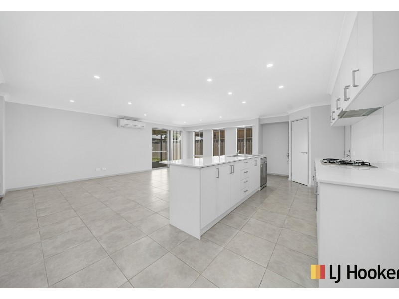 8 Fiano Cross, Caversham WA 6055