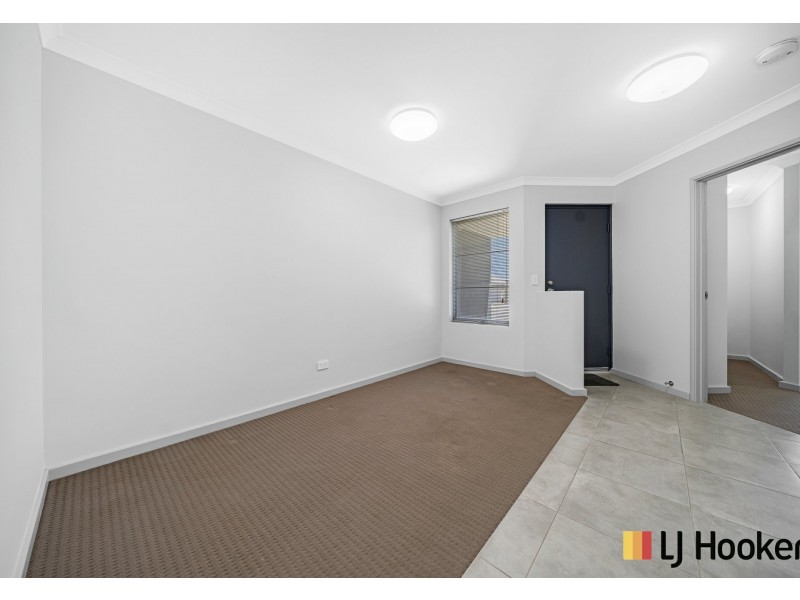 8 Fiano Cross, Caversham WA 6055