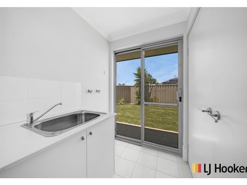 8 Fiano Cross, Caversham WA 6055