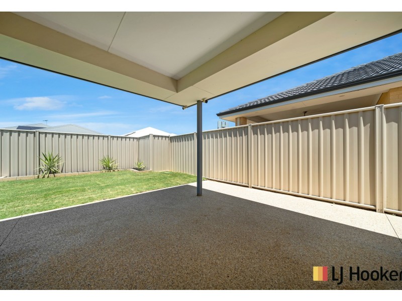 8 Fiano Cross, Caversham WA 6055