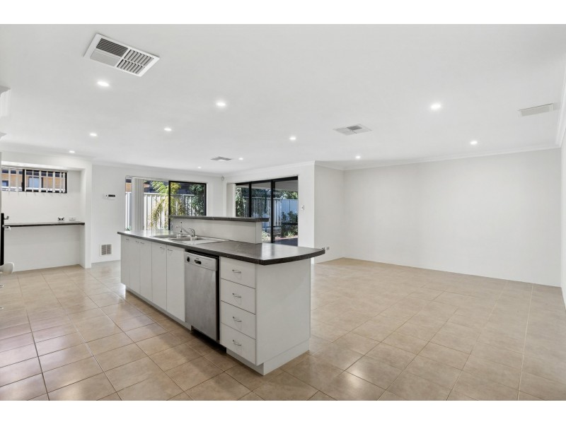 10 Enfield Turn, Carramar WA 6031
