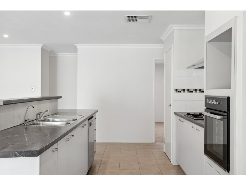 10 Enfield Turn, Carramar WA 6031