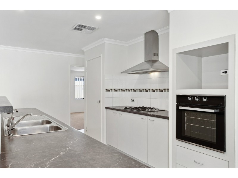 10 Enfield Turn, Carramar WA 6031
