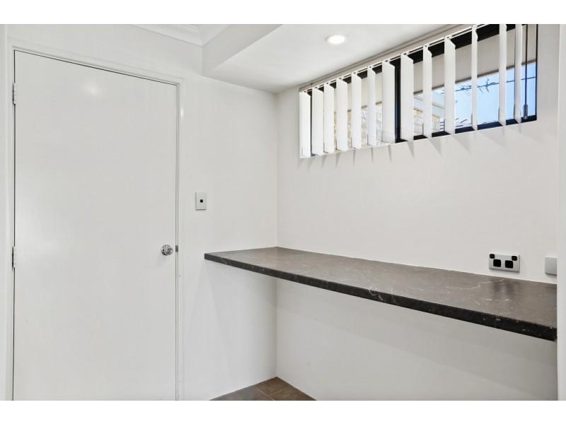 10 Enfield Turn, Carramar WA 6031