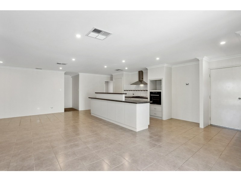 10 Enfield Turn, Carramar WA 6031