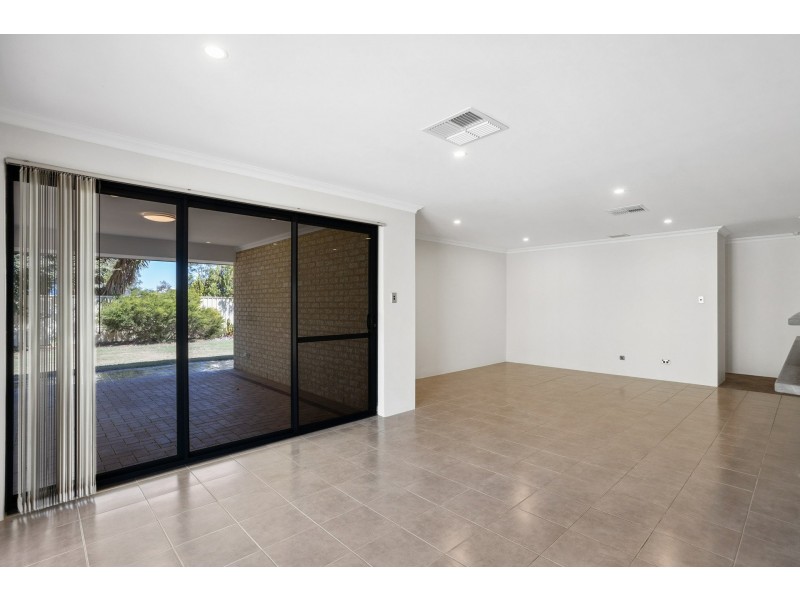 10 Enfield Turn, Carramar WA 6031
