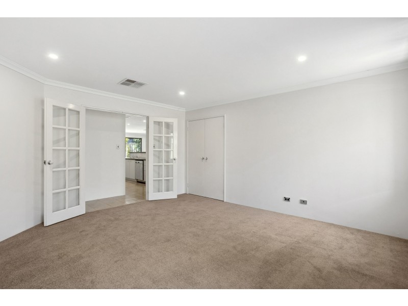 10 Enfield Turn, Carramar WA 6031