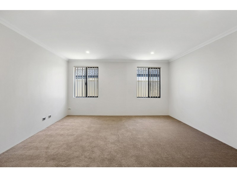 10 Enfield Turn, Carramar WA 6031