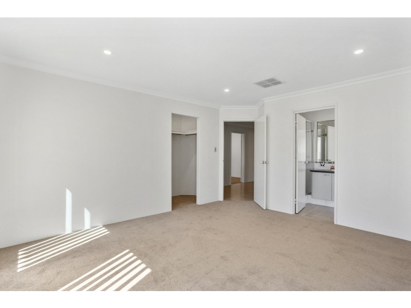 10 Enfield Turn, Carramar WA 6031