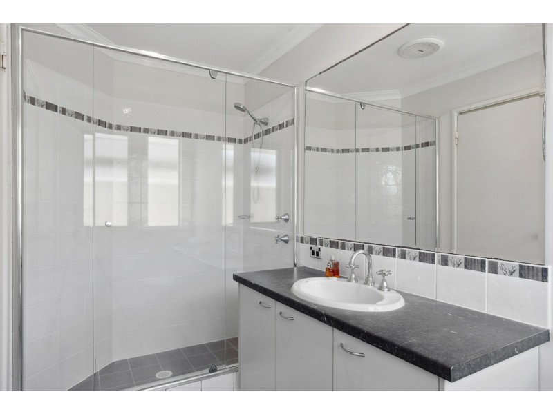 10 Enfield Turn, Carramar WA 6031