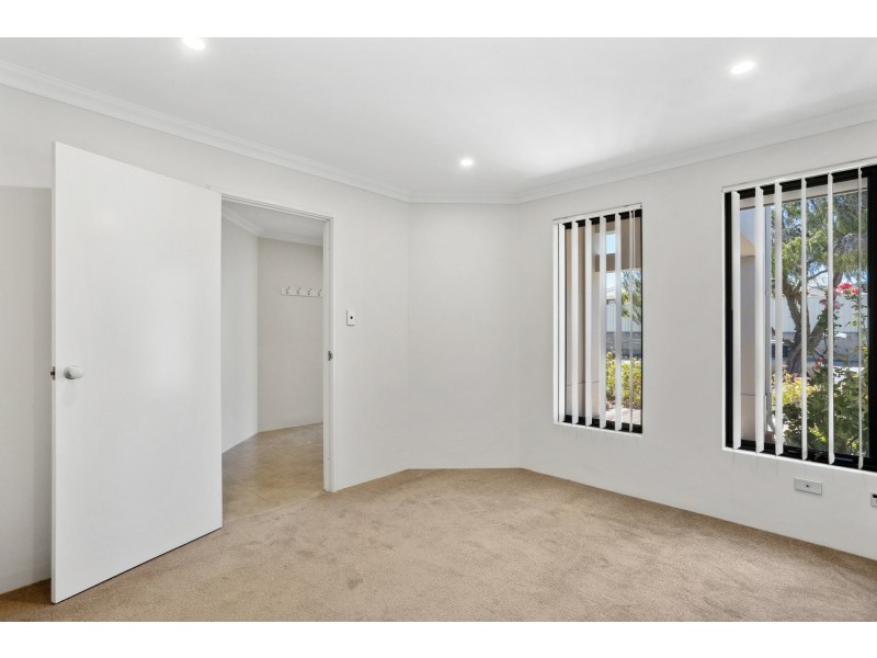 10 Enfield Turn, Carramar WA 6031