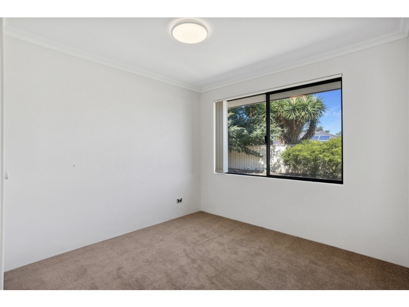 10 Enfield Turn, Carramar WA 6031
