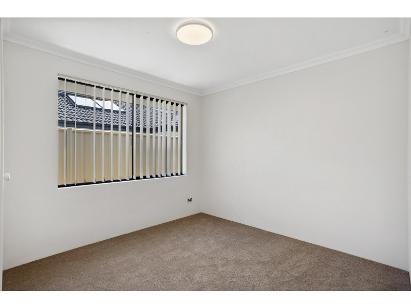 10 Enfield Turn, Carramar WA 6031