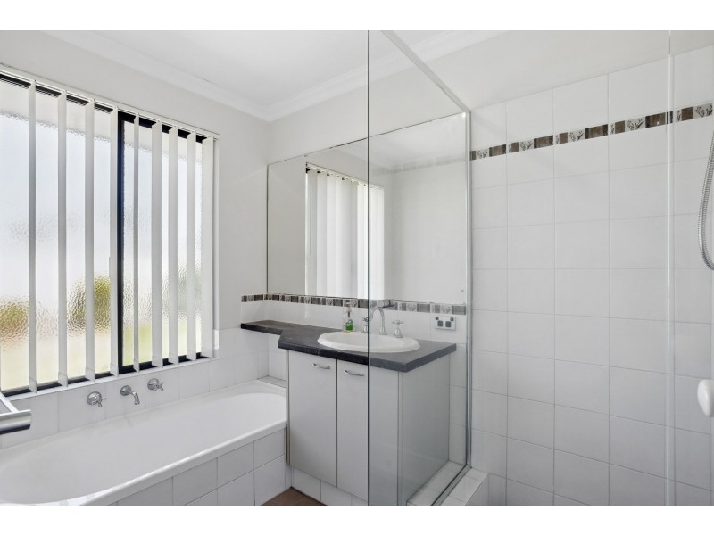 10 Enfield Turn, Carramar WA 6031
