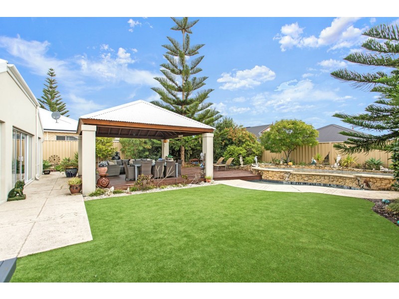12 Hampshire Drive, Jindalee WA 6036