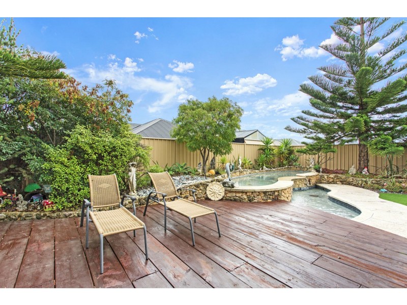 12 Hampshire Drive, Jindalee WA 6036