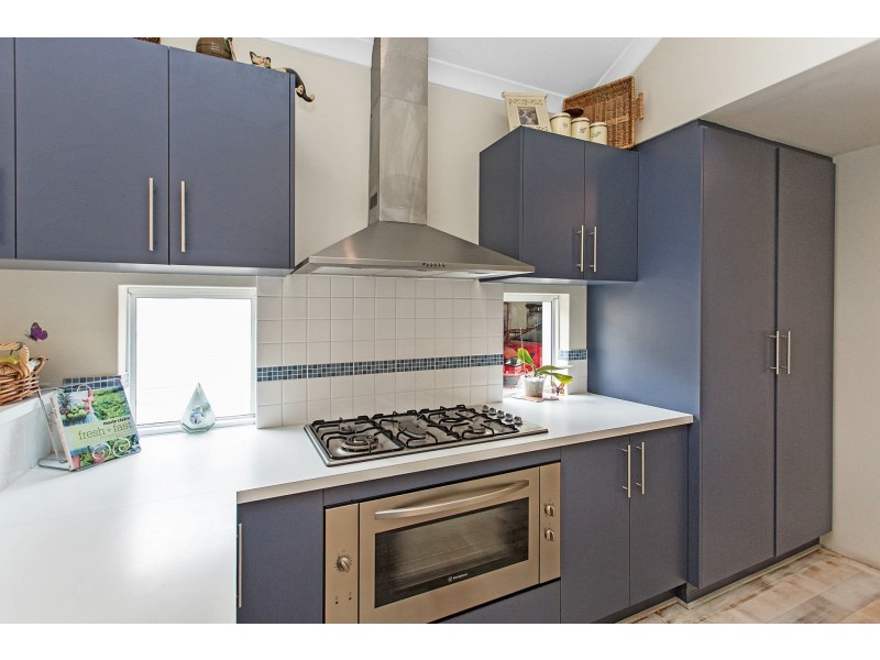 12 Hampshire Drive, Jindalee WA 6036