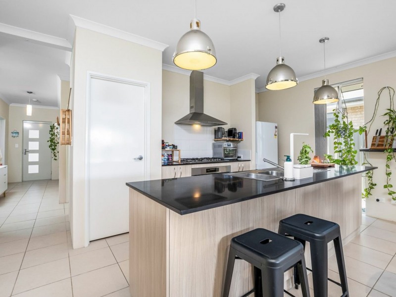 18 Waveki Street, Yanchep WA 6035